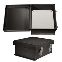 12×10×5英寸（30.5×25.4×12.7厘米）UL®认证工业级防风雨NEMA接线盒，黑色，带空白非金属安装板的图片
